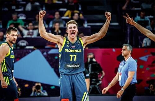 孙捷：我们在往好的方向发展，感谢球迷的支持（孙捷：球队正向好发展，感谢球迷支持）