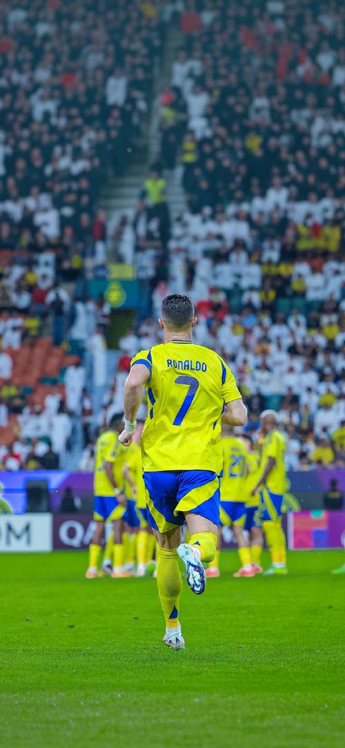 官方：孔蒂当选2025意足球盛典最佳教练，那不勒斯最佳俱乐部（官方确认：孔蒂获评2025年意大利足球盛典最佳教练，那不勒斯荣膺最佳俱乐部）