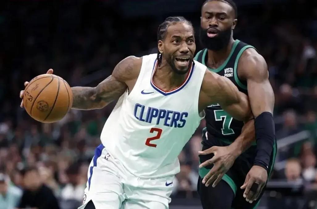 美记：独行侠有意考察三状元合体效果，除非浓眉遇到好的报价（美媒：独行侠考虑试验“三状元”组合效果，前提是浓眉能收到满意报价）