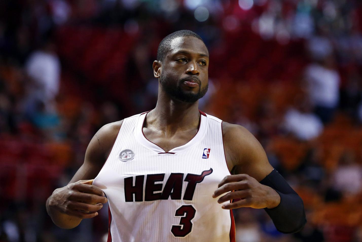 手球争议再起：巴萨对贝蒂斯的点球判罚解密（手球争议重燃：解读巴萨战贝蒂斯的点球判罚）