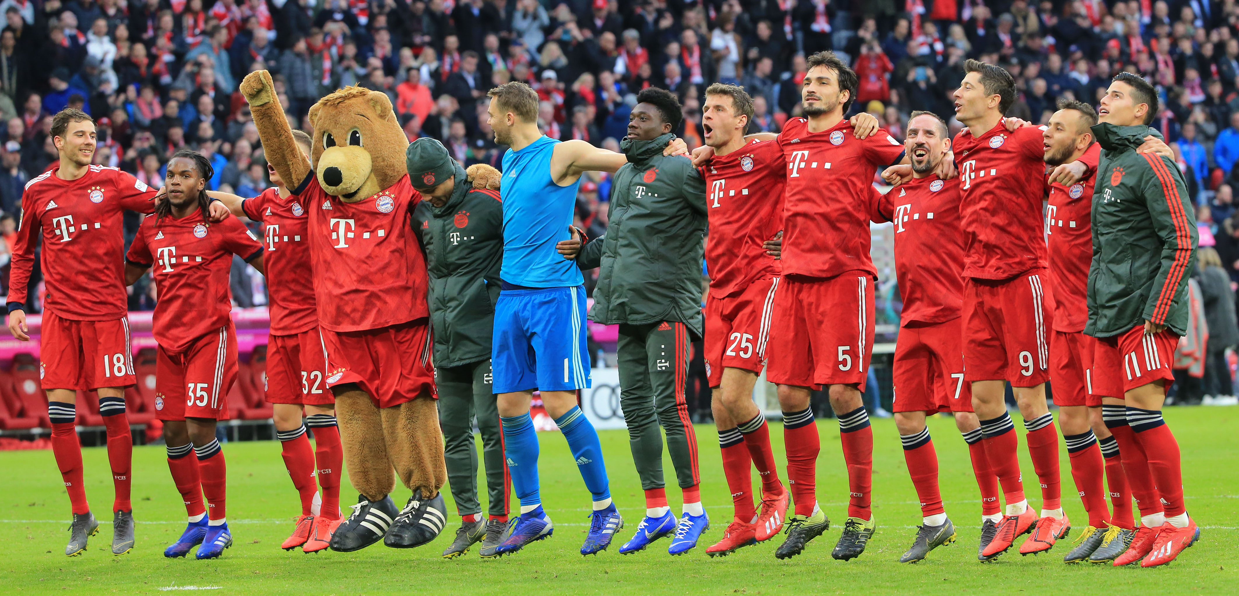 熊猫杯U22国足2-0力克韩国U22，拜合拉木双响+写意脚后跟破门（熊猫杯U22国足2-0韩国U22：拜合拉木梅开二度，脚后跟妙射定胜局）