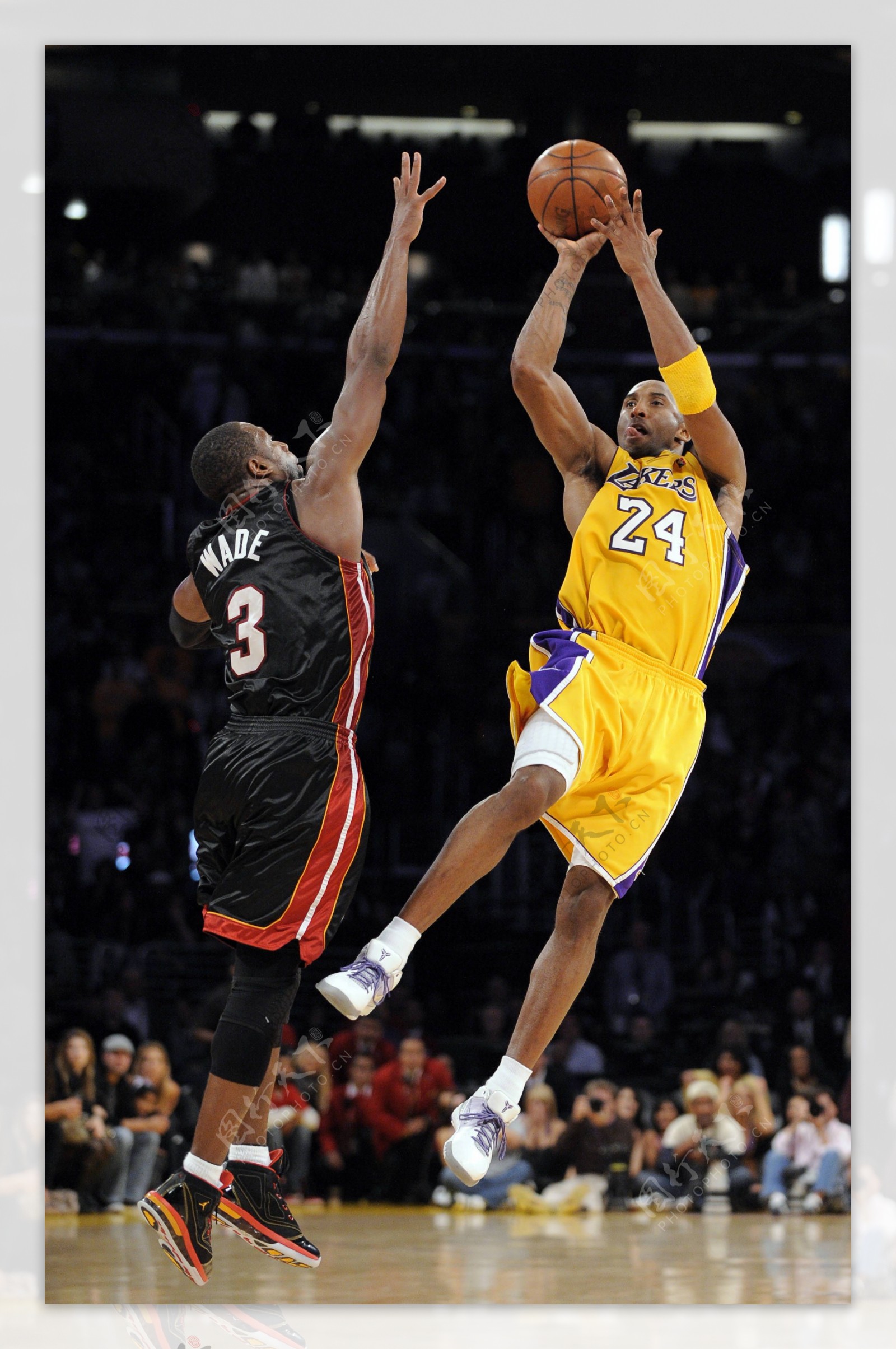 发挥出色！兰德尔18中9贡献28分9板，个人近7场最高分（状态火热！兰德尔18投9中砍下28分9板，刷新近7场个人新高）