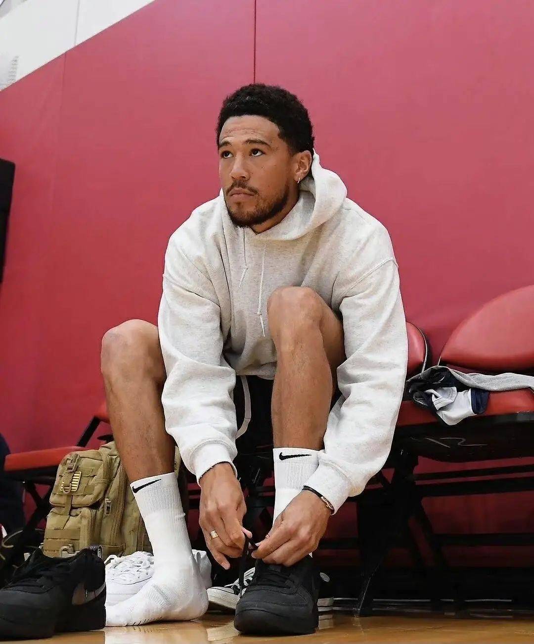 莱万压哨破门帮助巴萨取关键三分（莱万读秒绝杀助巴萨拿下宝贵三分）