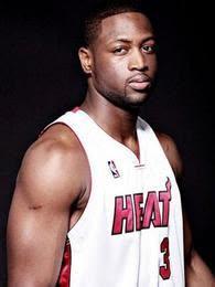 喀麦隆体育部长与足协主席埃托奥决裂，前者指责后者操纵选举（喀麦隆体育部长与足协主席埃托奥关系破裂，指控其操纵选举）