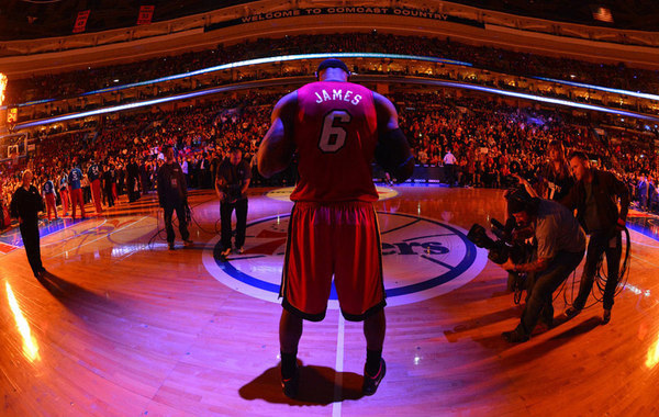 共和报：米兰正考虑冬窗签回41岁的蒂亚戈-席尔瓦（共和报：米兰考虑冬窗重签41岁蒂亚戈-席尔瓦）