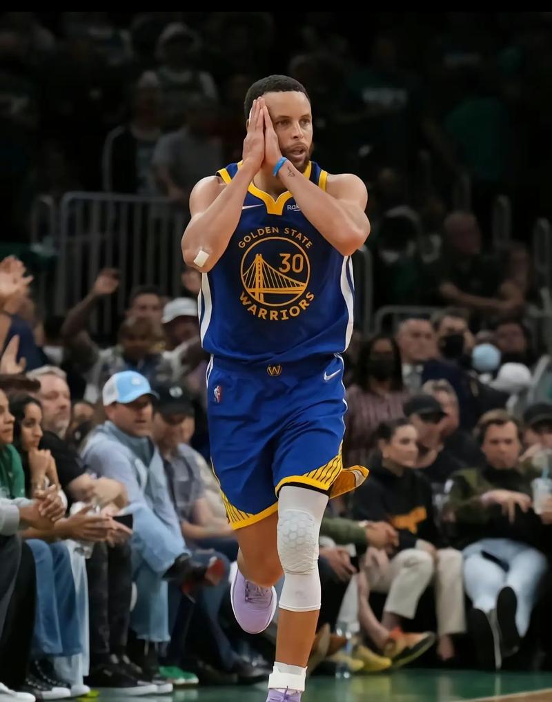 RMC：奥巴梅扬还没好利索就复出踢比赛，马赛对此感到担忧（RMC：奥巴梅扬伤势未愈便仓促复出，马赛为此深感忧虑）