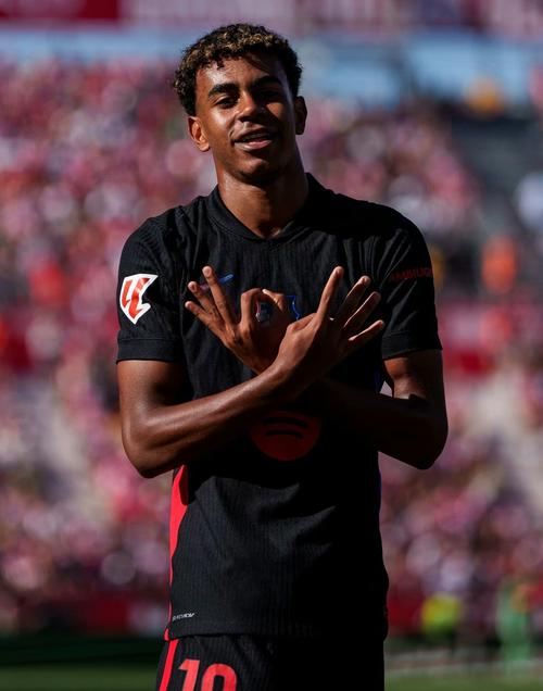 阿斯：曼城派球探考察埃尔切20岁中场罗德里戈-门多萨（阿斯：曼城派出球探考察埃尔切20岁中场新星罗德里戈·门多萨）