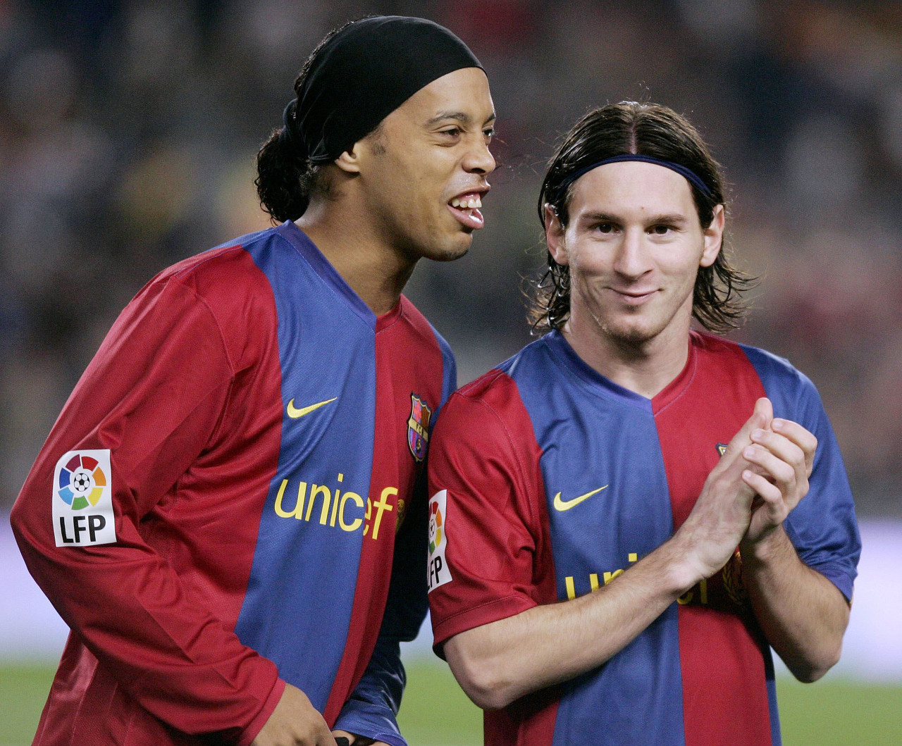 本赛季库追同场勇士净效率+8.8 都不在场+6.0 但单独在场都是负的（本季勇士净效率：库里与追梦同场+8.8，两人都不在+6.0，单独在场均为负）