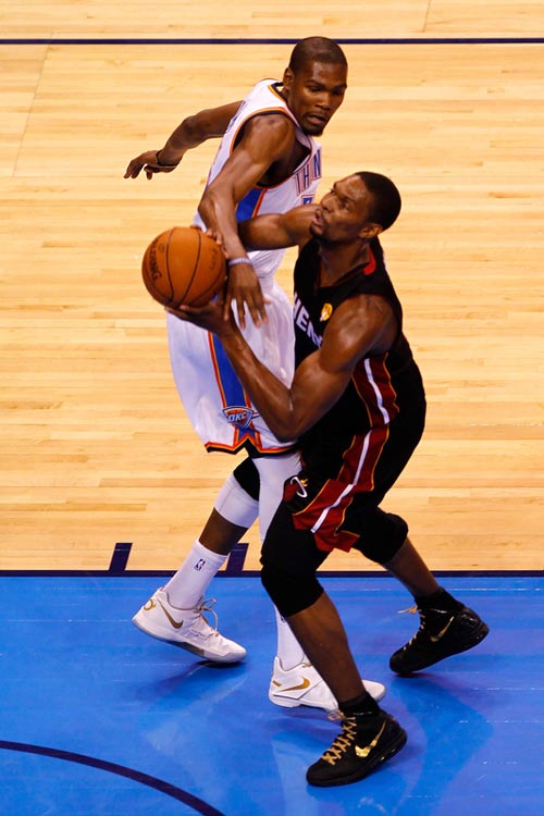 篮球湖人球员三分命中率提升明显（湖人球员三分准星显著提升）